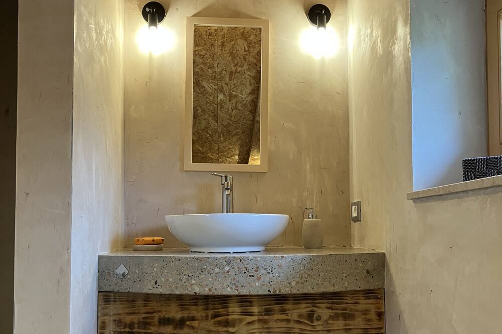 Photo of Bathroom in Collecorvino