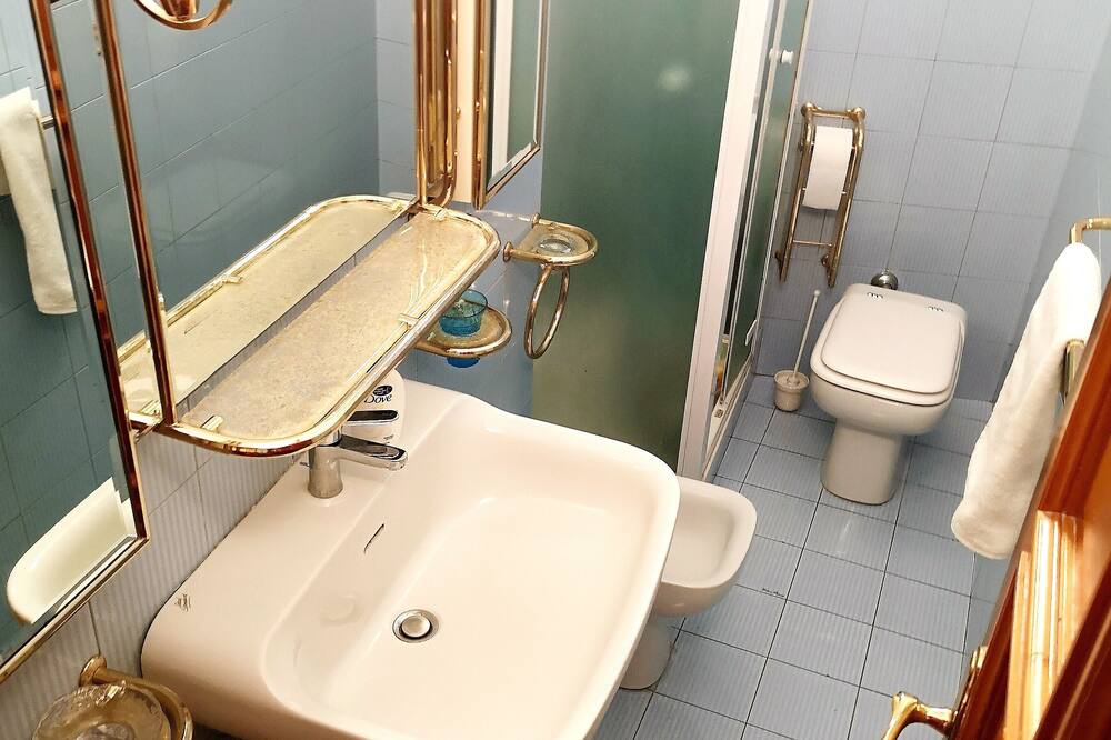 Photo of Bathroom in Potenza