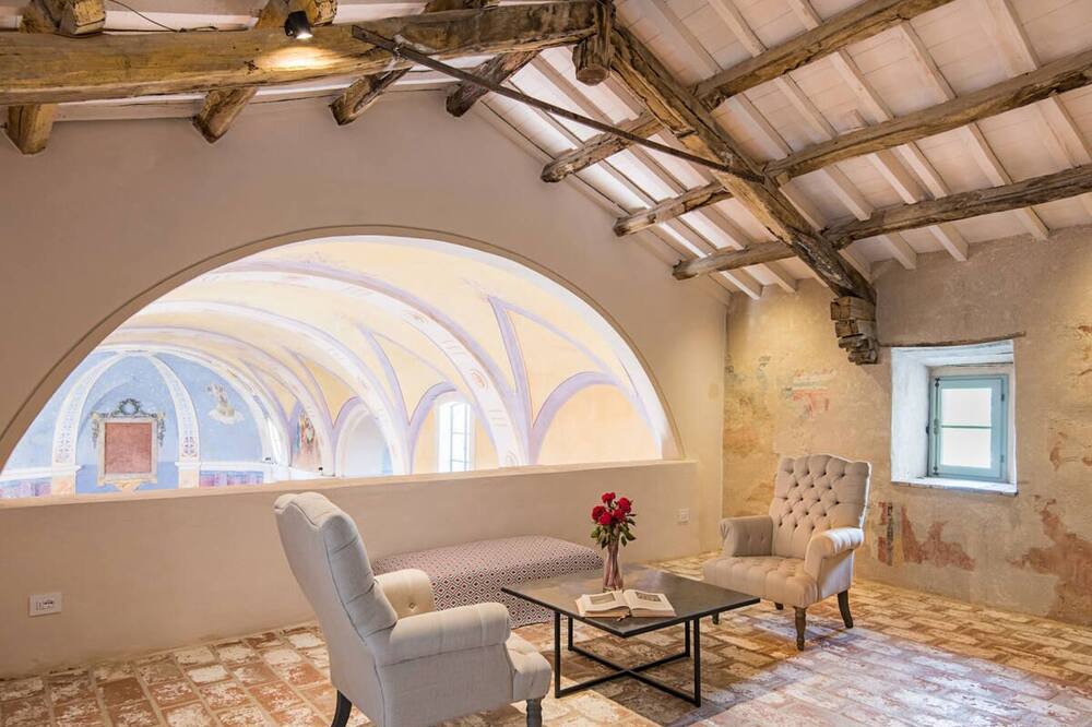 Photo of Livingroom in Montelovesco