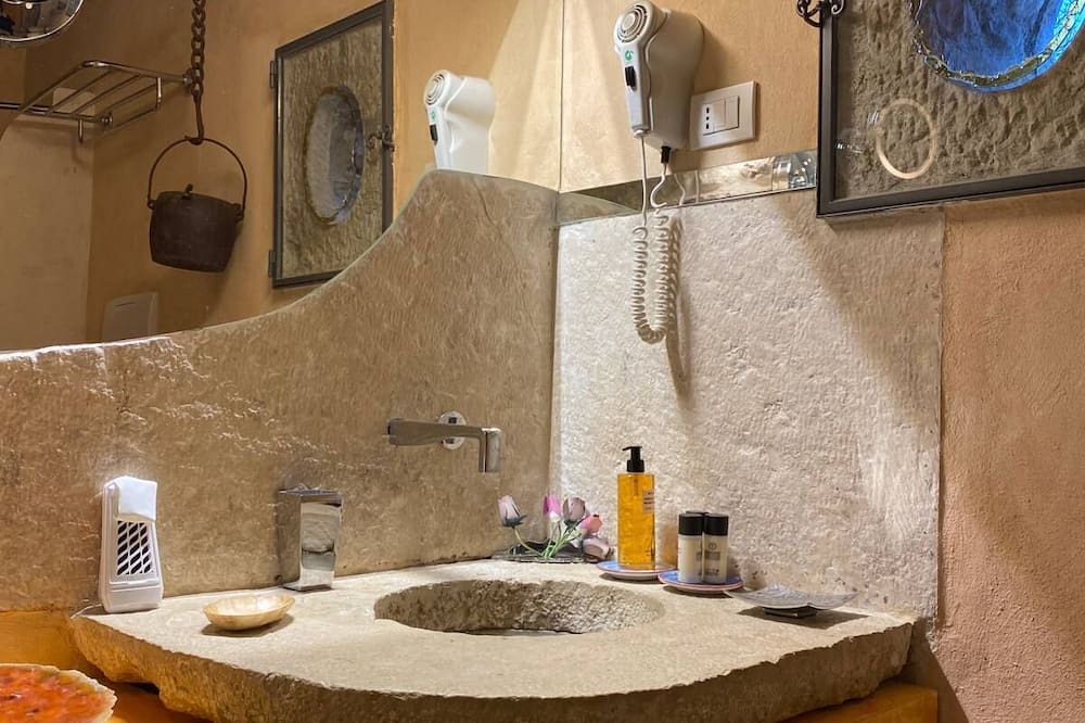 Photo of Bathroom in Montefortino