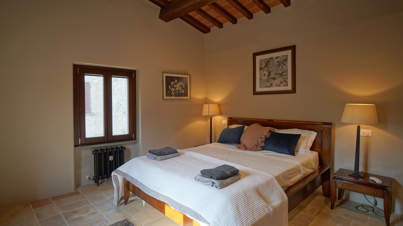 Photo of Others in Montone