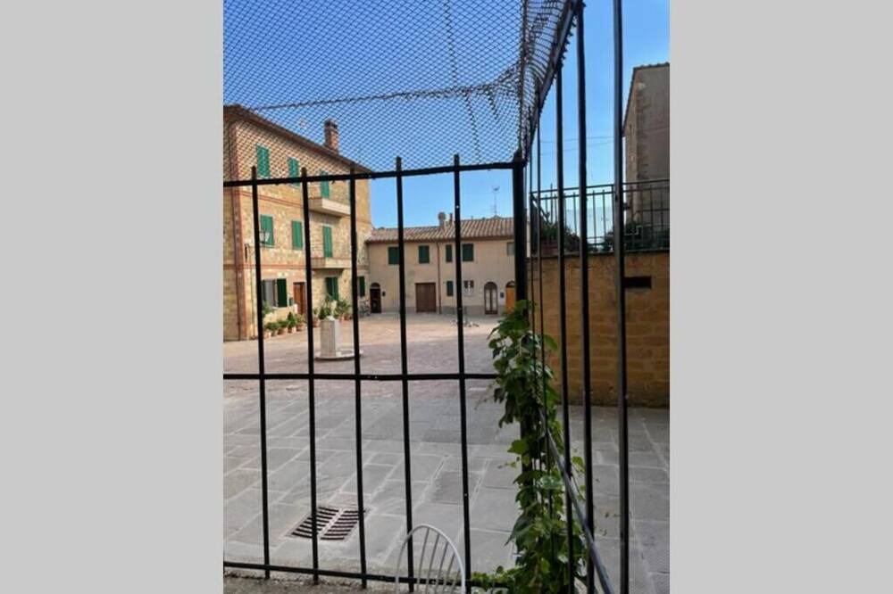 Photo of Others in Pienza