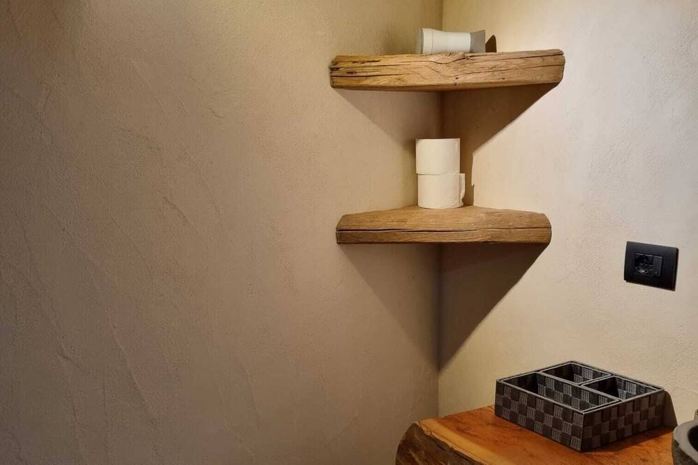 Photo of Bathroom in Moyes
