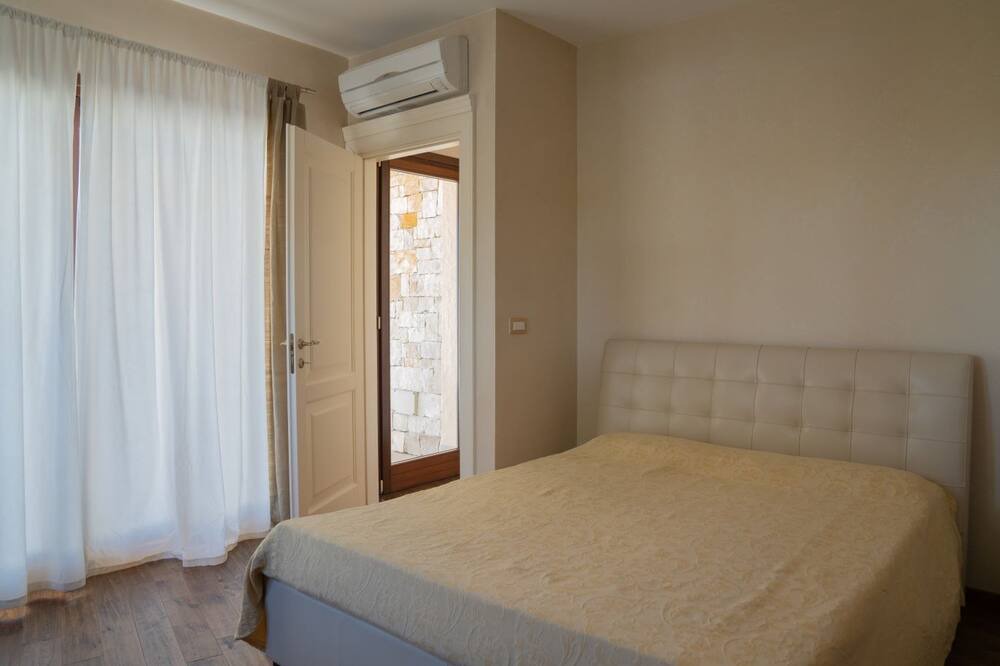 Photo of Bedroom in Trani