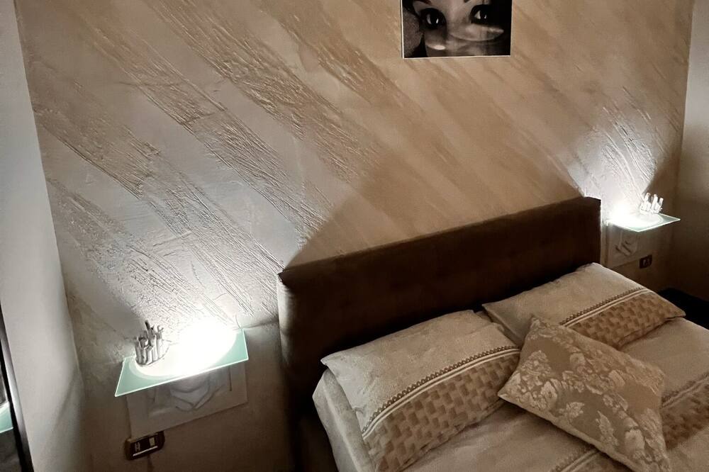 Photo of Bedroom in Mergellina