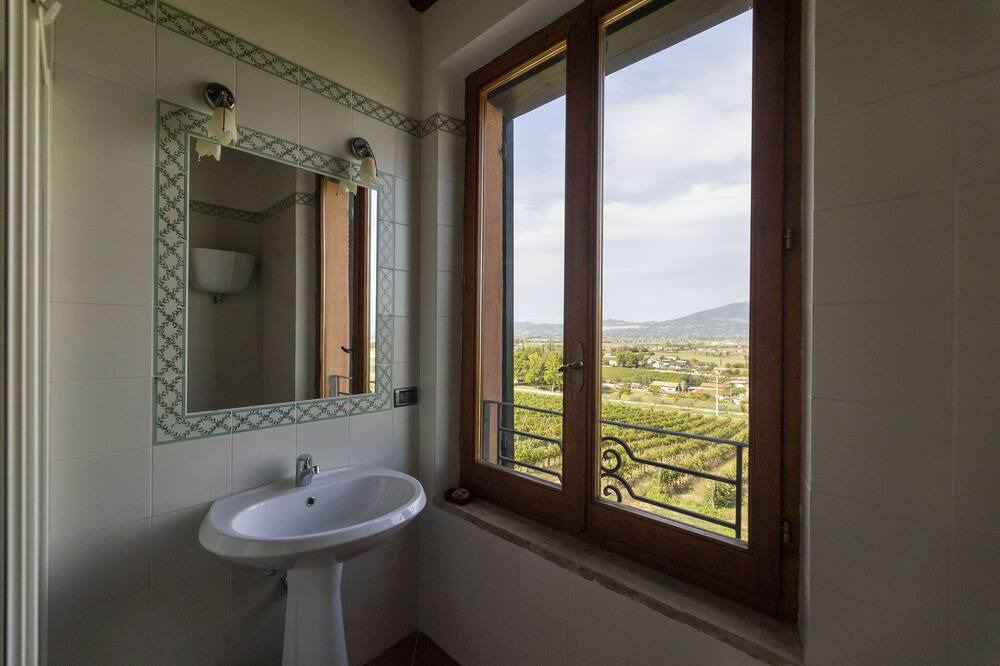 Photo of Bathroom in Cantalupo