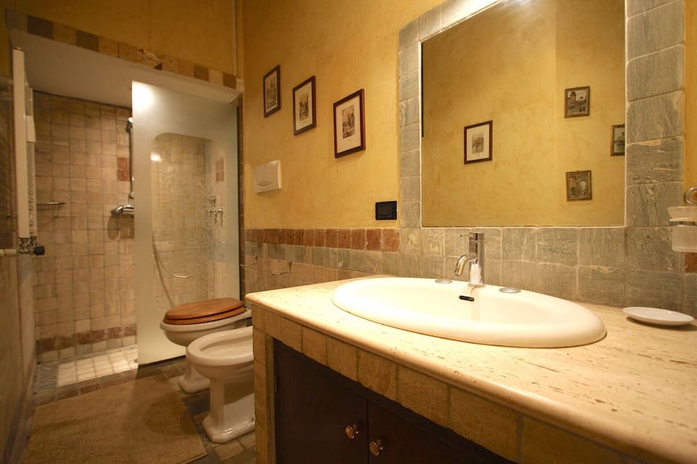 Photo of Bathroom in Monti
