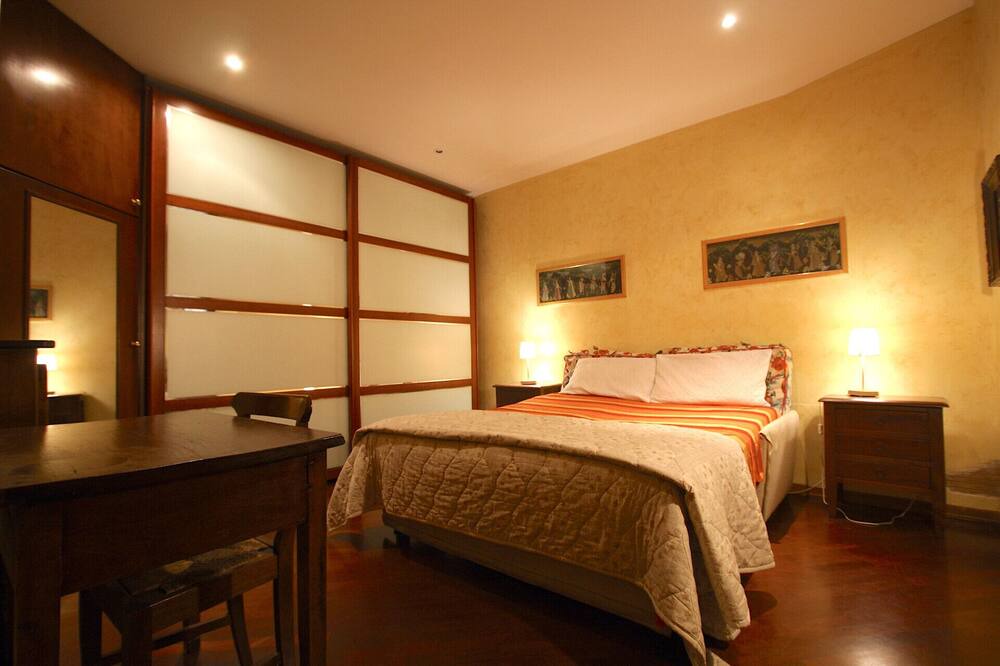 Photo of Bedroom in Monti