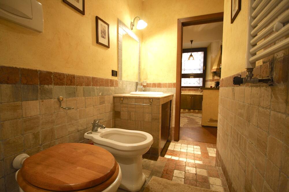 Photo of Bathroom in Monti