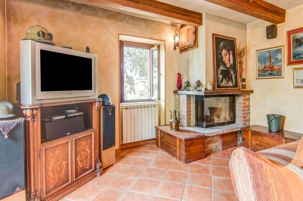 Photo of Livingroom in Montone