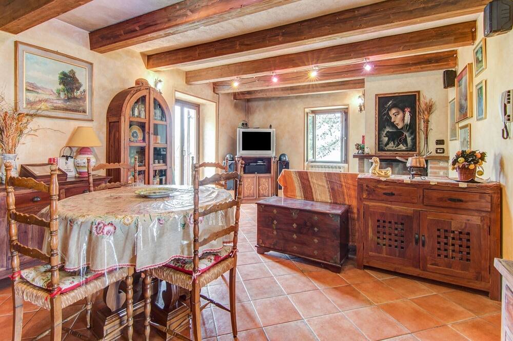 Photo of Livingroom in Montone