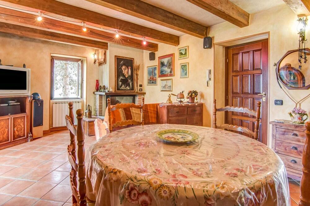 Photo of Livingroom in Montone