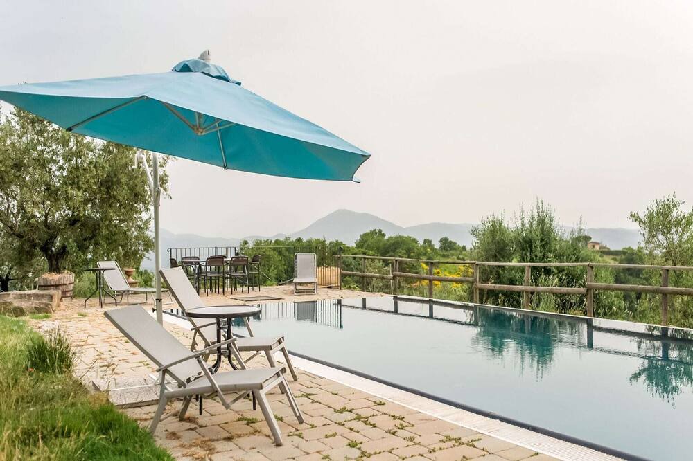 Photo of Outdoor in Montone