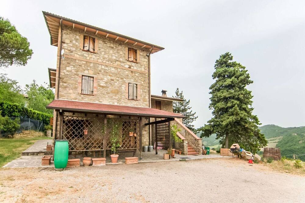 Photo of Outdoor in Montone