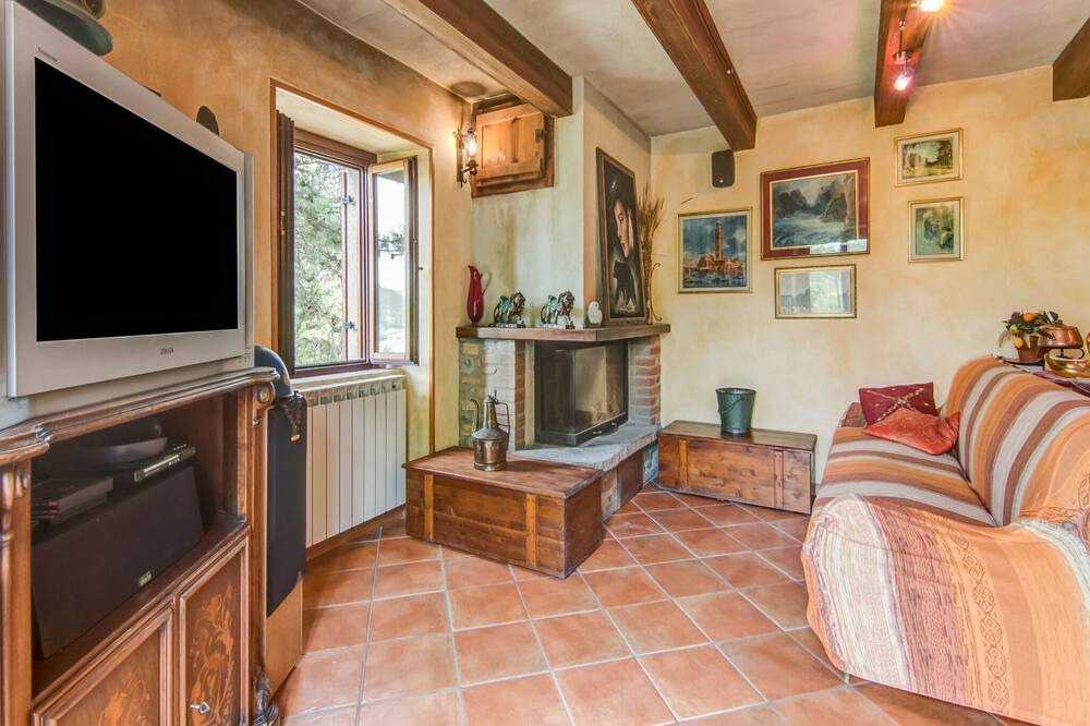 Photo of Livingroom in Montone