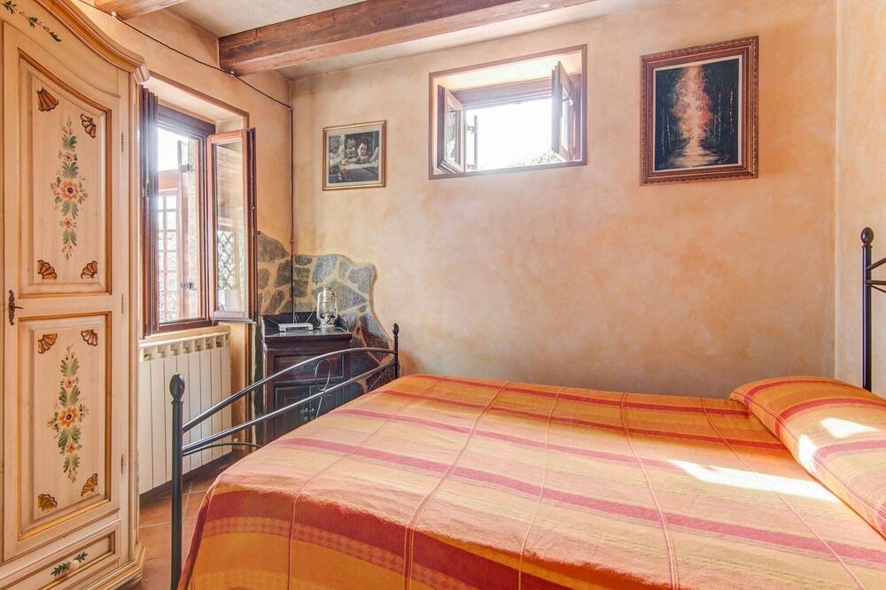Photo of Others in Montone