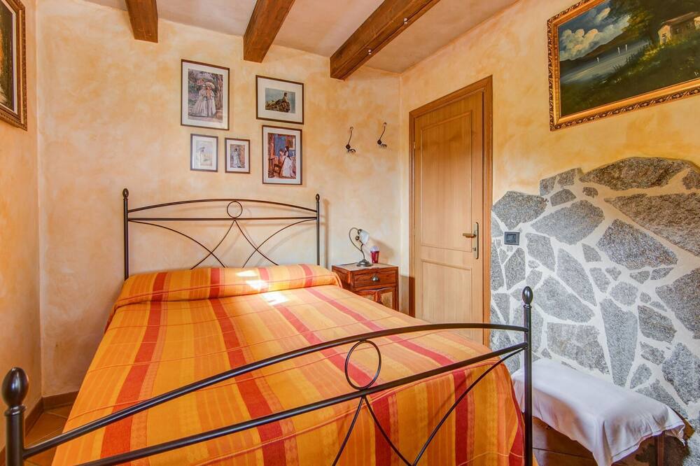 Photo of Others in Montone