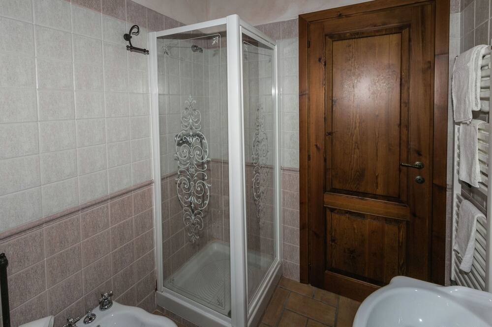 Photo of Bathroom in Montoro