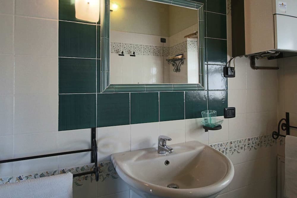 Photo of Bathroom in Todi