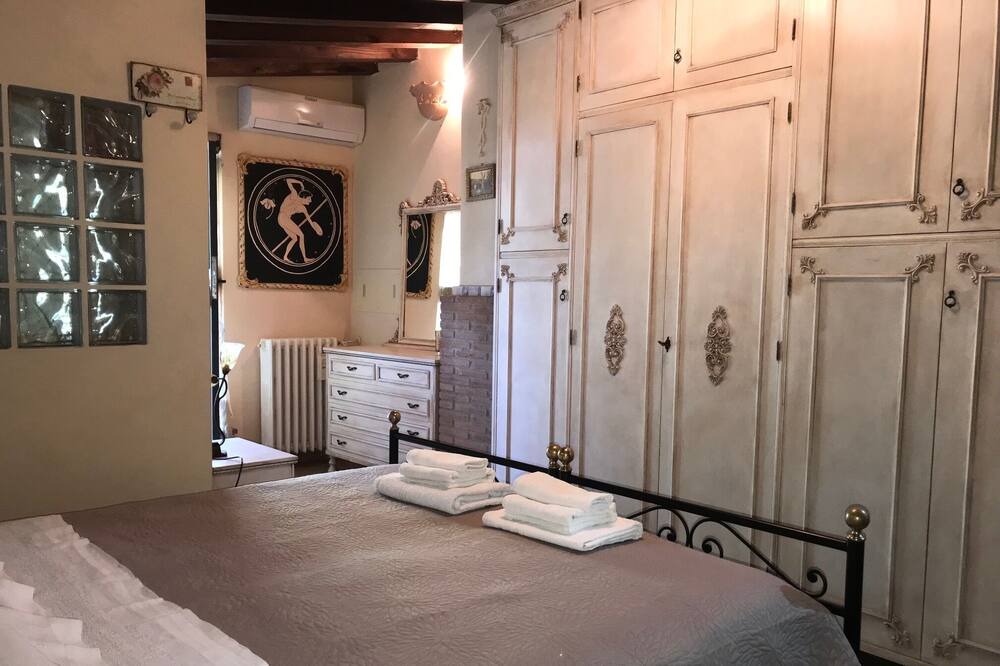 Photo of Bedroom in Villa Adriana