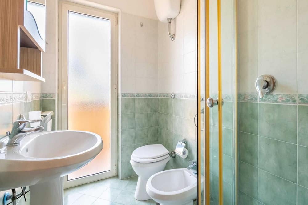Photo of Bathroom in Laura