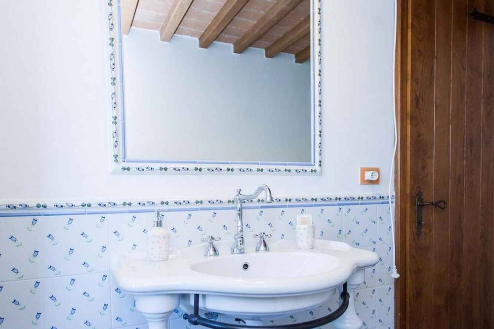 Photo of Bathroom in Ramazzano