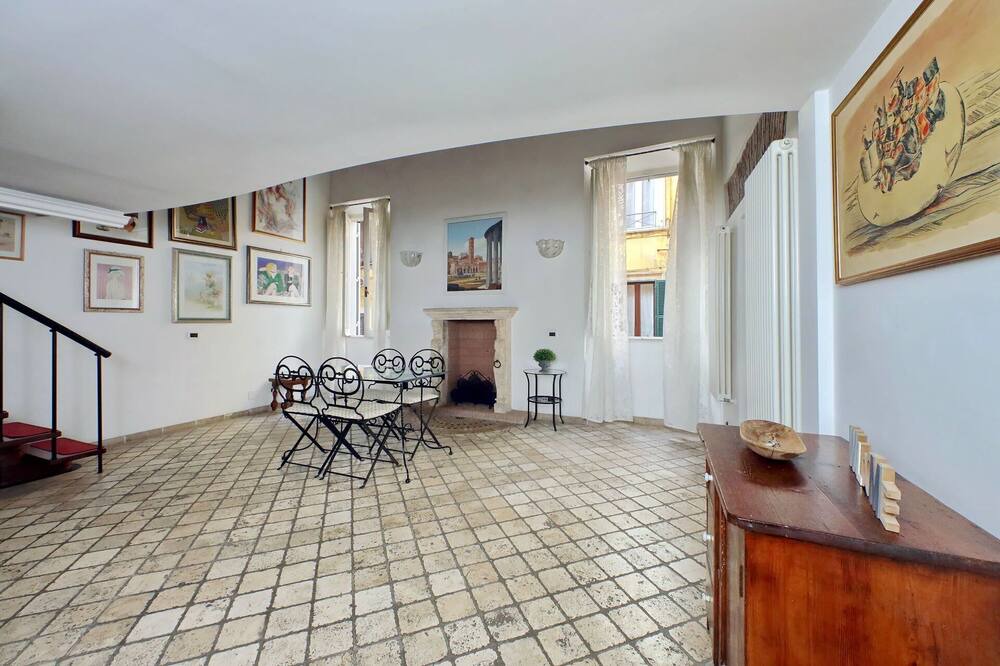 Photo of Livingroom in Rione VIII Sant'Eustachio
