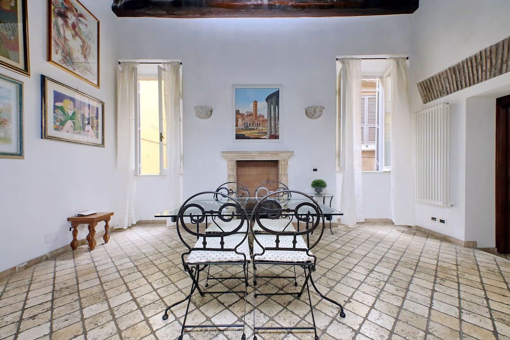 Photo of Livingroom in Rione VIII Sant'Eustachio