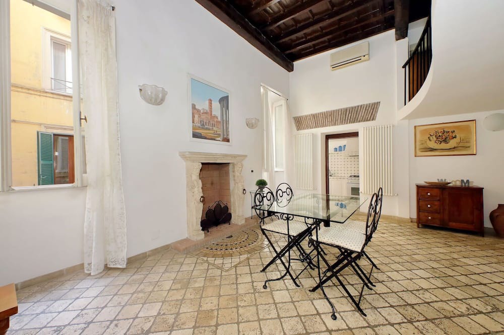 Photo of Livingroom in Rione VIII Sant'Eustachio
