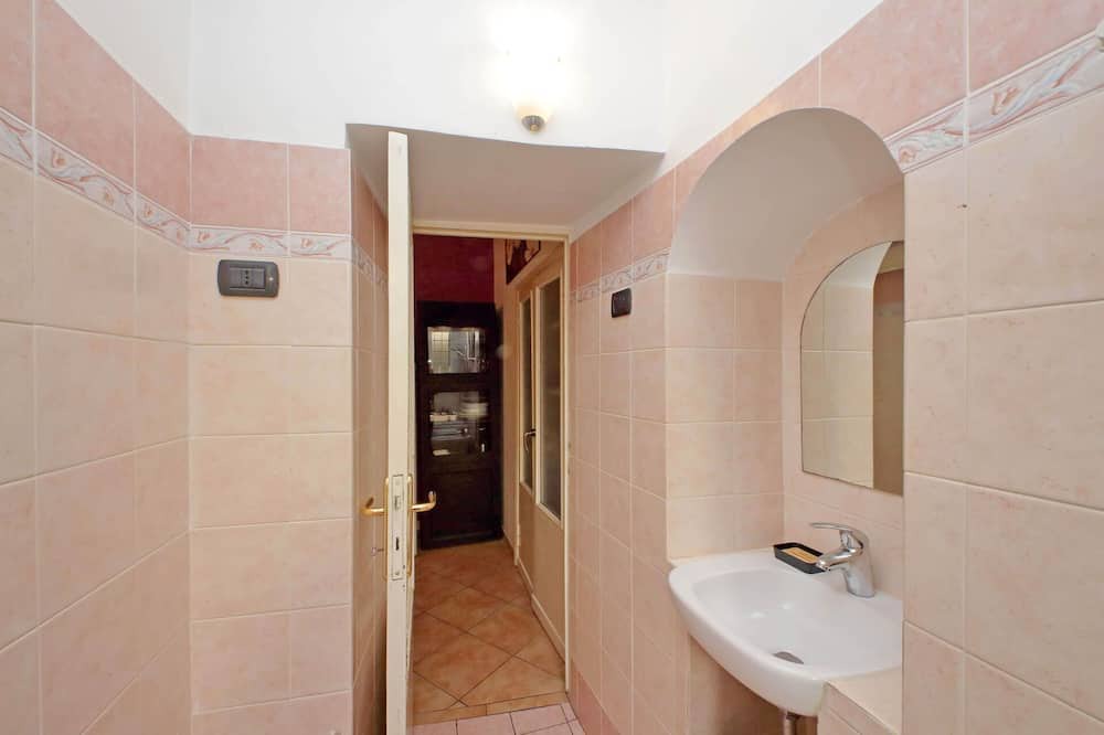 Photo of Bathroom in Rione II Trevi