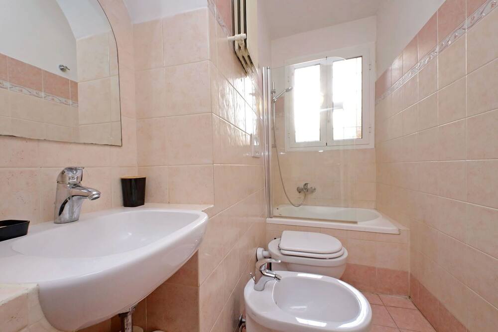 Photo of Bathroom in Rione II Trevi