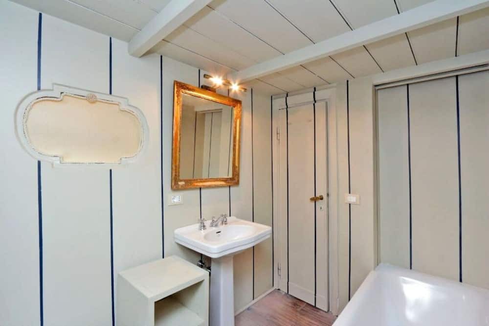 Photo of Bathroom in Rione IV Campo Marzio