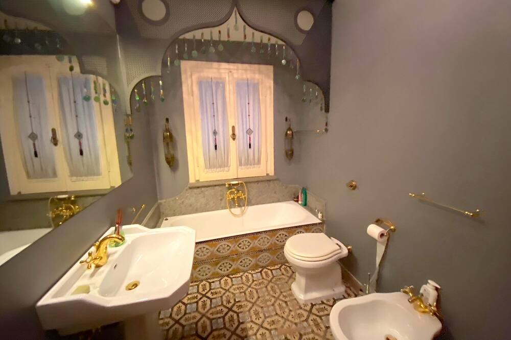 Photo of Bathroom in Trastevere