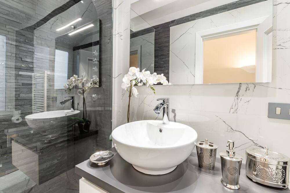 Photo of Bathroom in Rione II Trevi