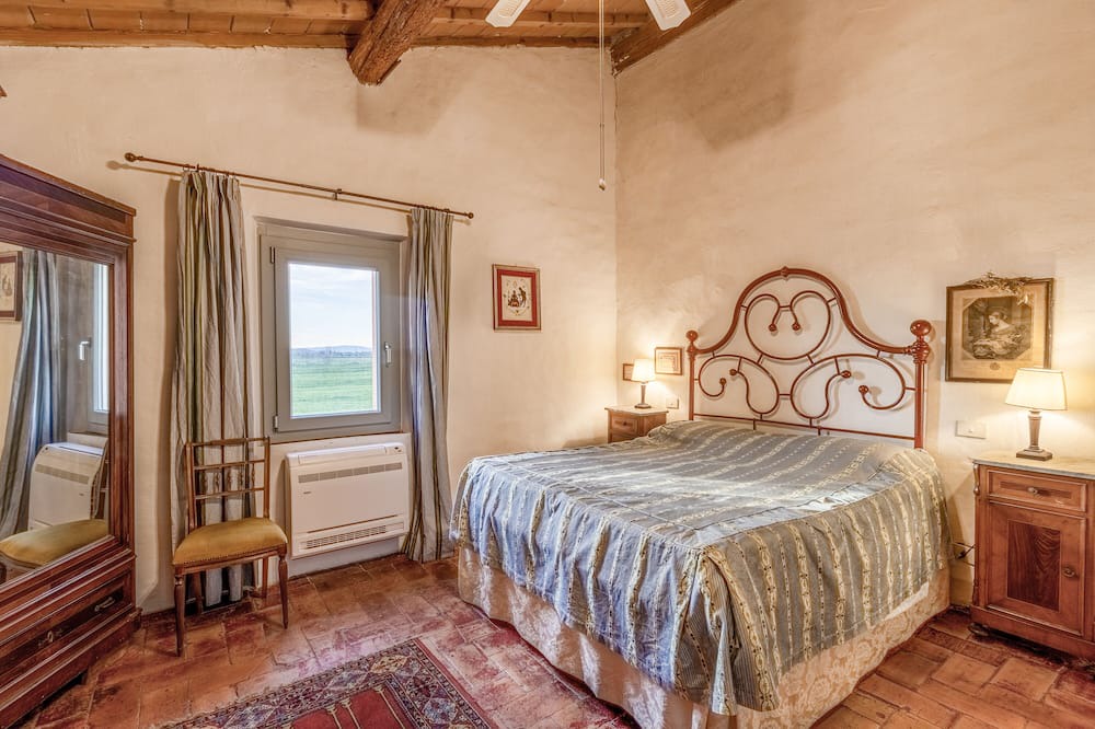 Photo of Bedroom in Montorsaio