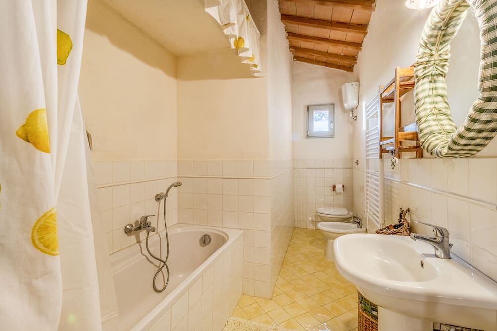 Photo of Bathroom in Montorsaio