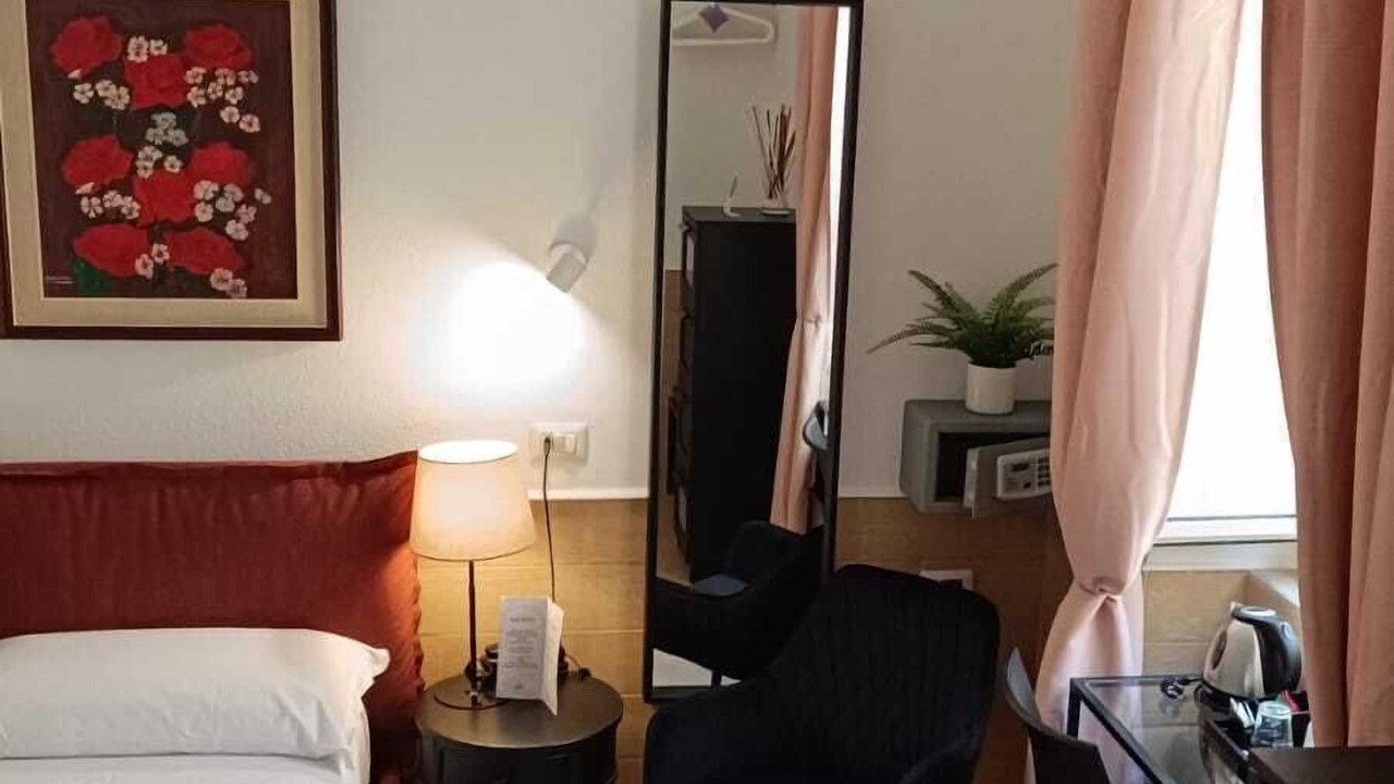Photo of Bedroom in Naples City Centre