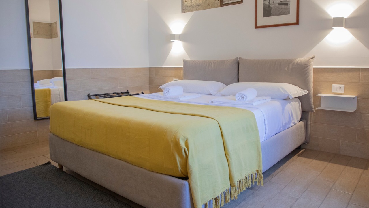 Photo of Bedroom in Naples City Centre