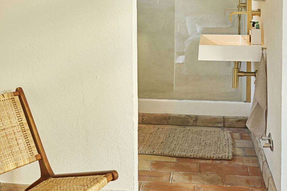 Photo of Bathroom in Montoro