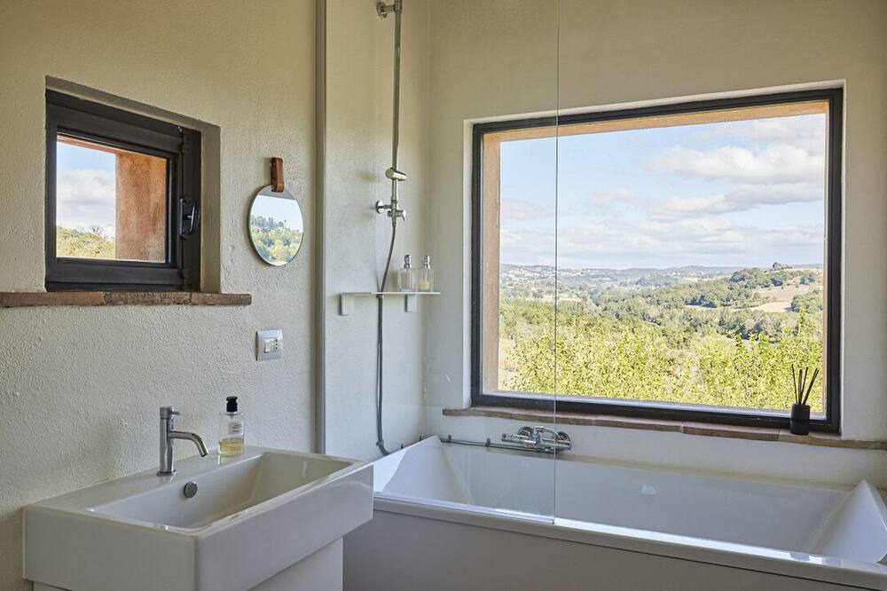 Photo of Bathroom in Montoro