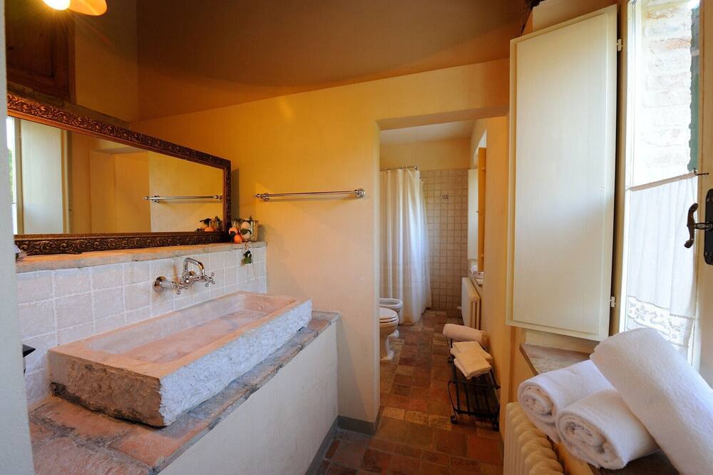 Photo of Bathroom in Montemaggiore al Metauro