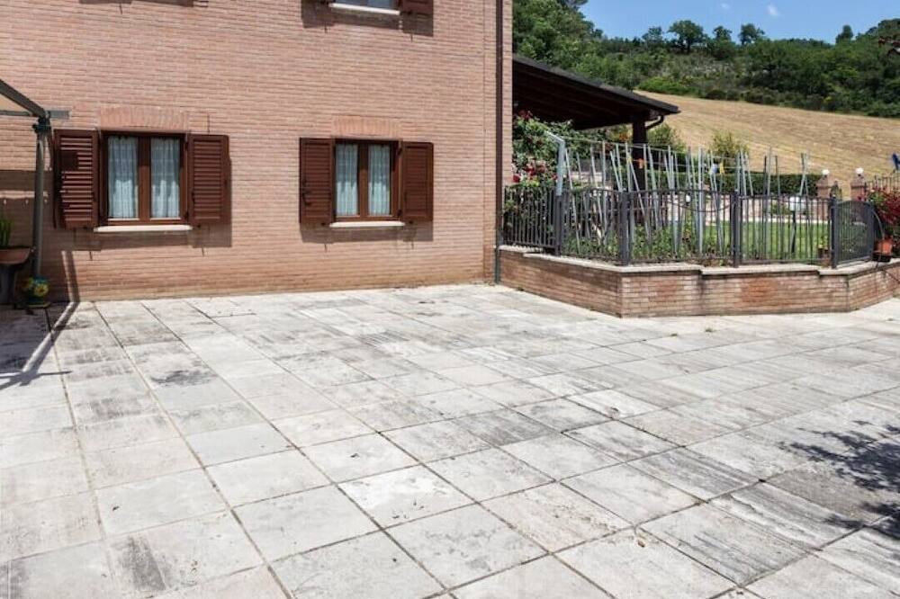 Photo of Outdoor in Strettura