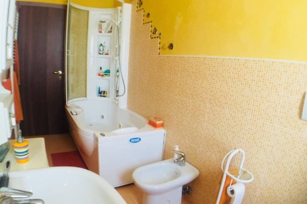 Photo of Bathroom in Strettura