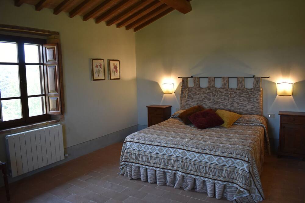 Photo of Bedroom in Compignano
