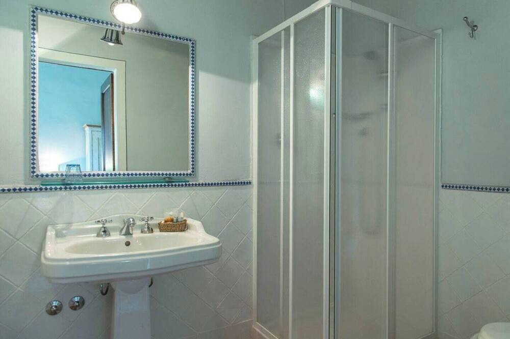 Photo of Bathroom in Compignano