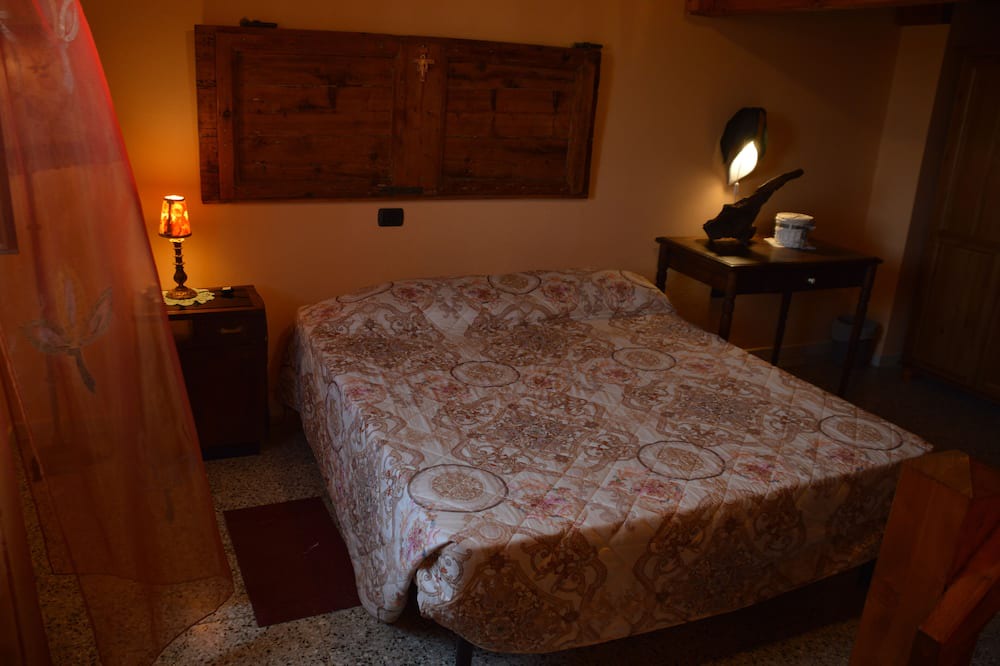 Photo of Bedroom in San Costanzo