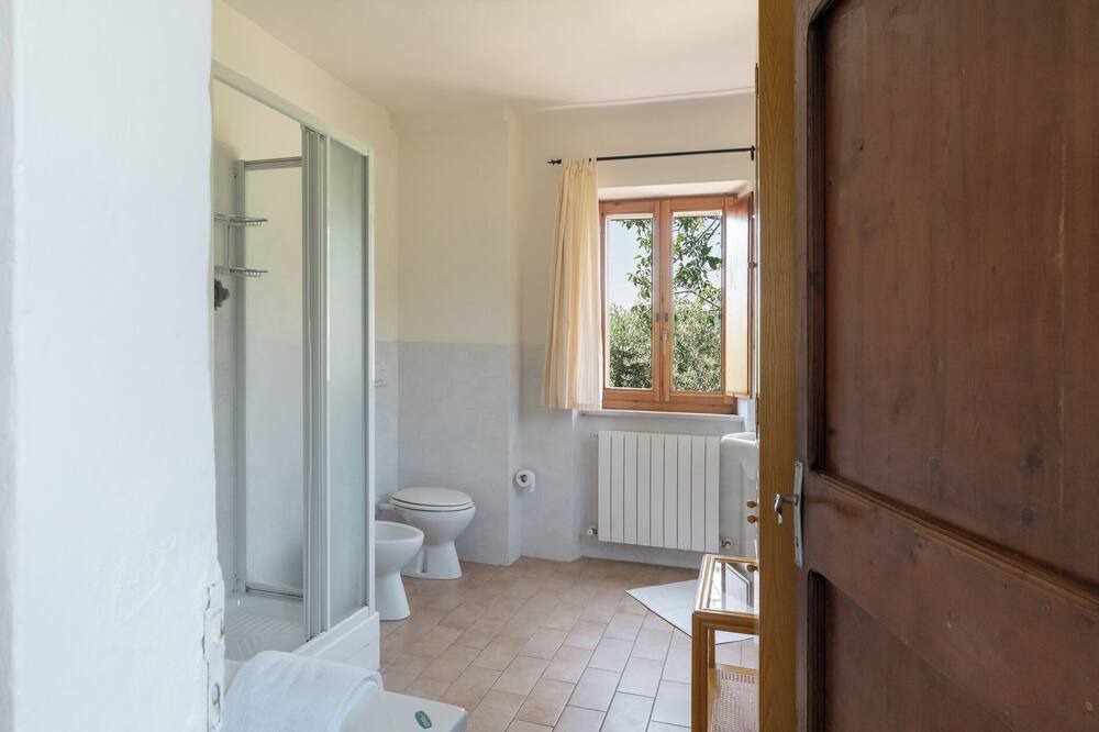 Photo of Bathroom in Petriolo