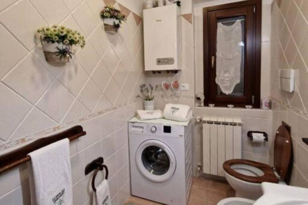 Photo of Bathroom in Castel di Sangro