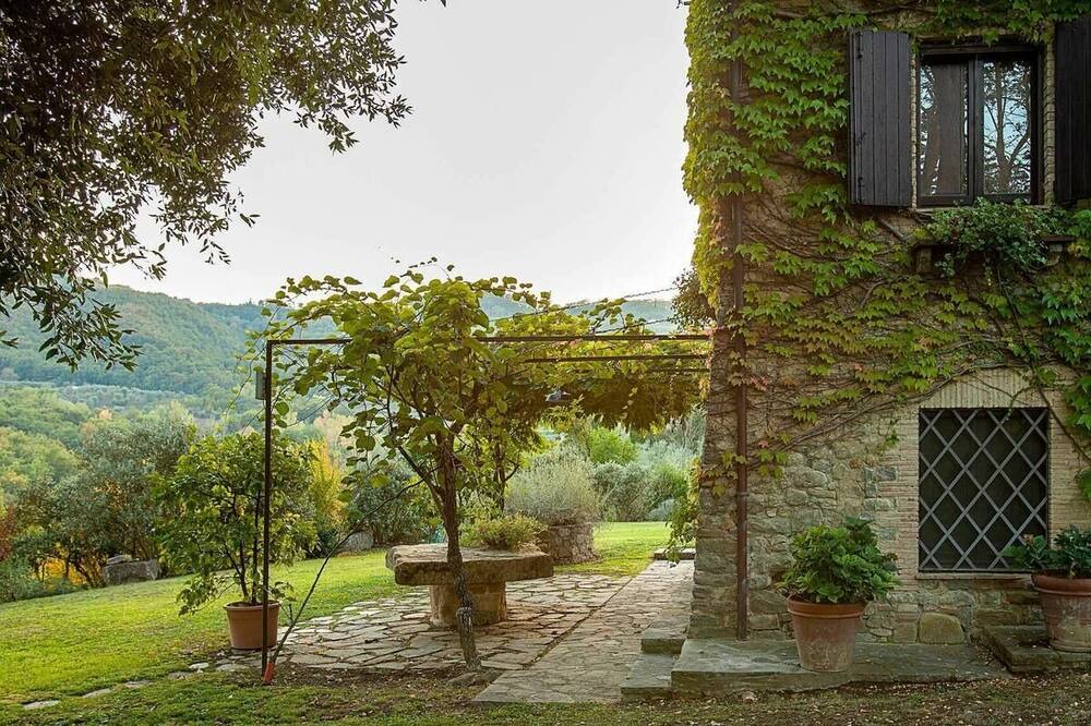 Photo of Outdoor in Ficulle
