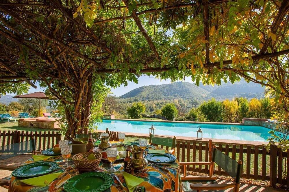 Photo of Outdoor in Ficulle